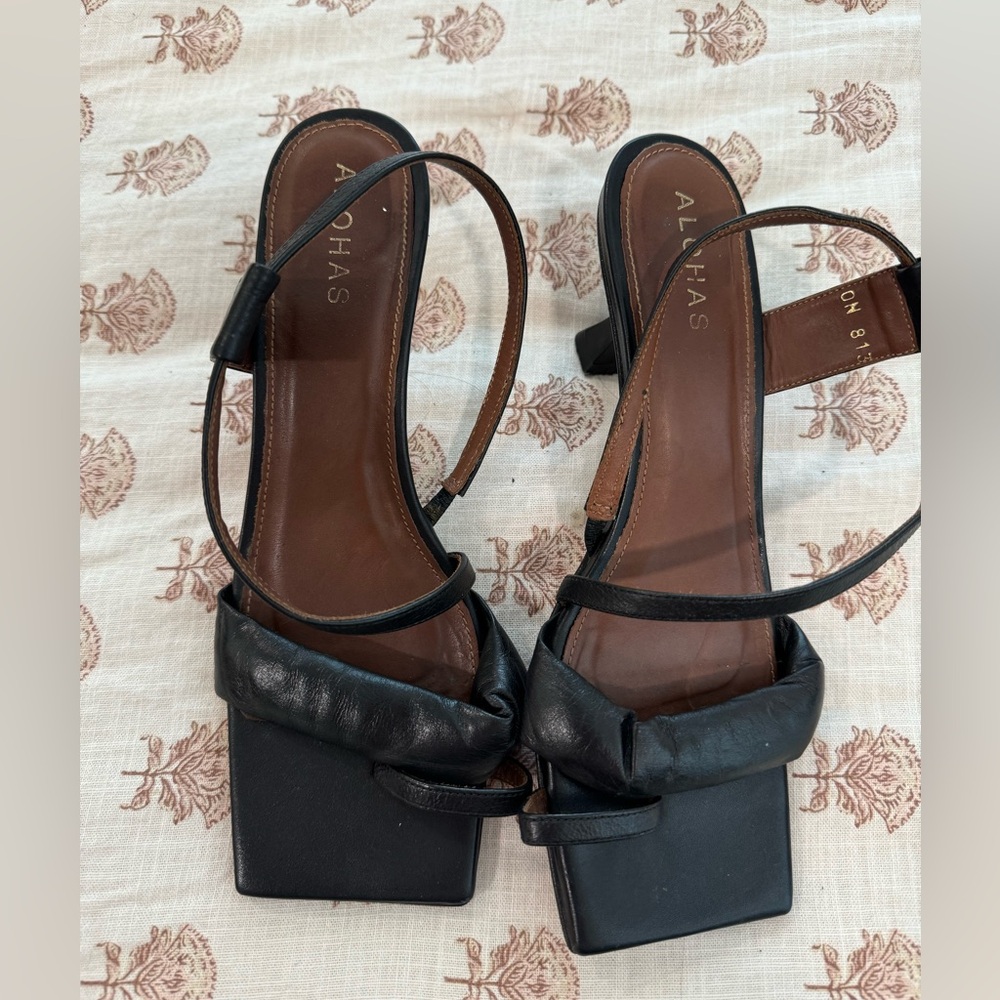 ALOHAS Black and Brown Strappy Heels